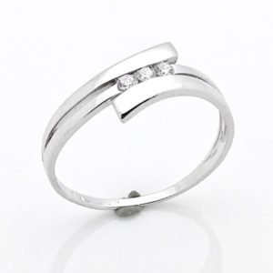 9 Krt.  Ring met diamanten 0,09 ct.