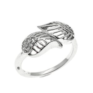 Zilveren ring gezet met zirconia steentjes