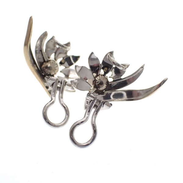 Bicolor gouden vintage oorclips met parel; Floraal design