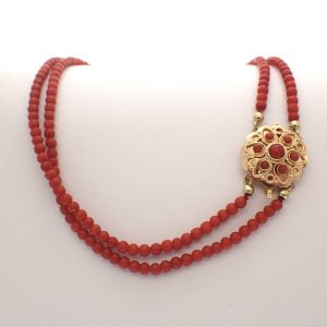 bloedkoraal collier met gouden slot