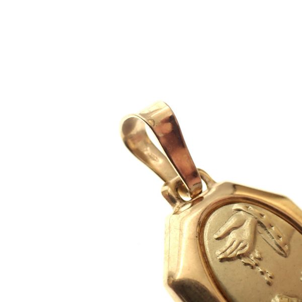 Gouden hanger van de doop van een kind/baby