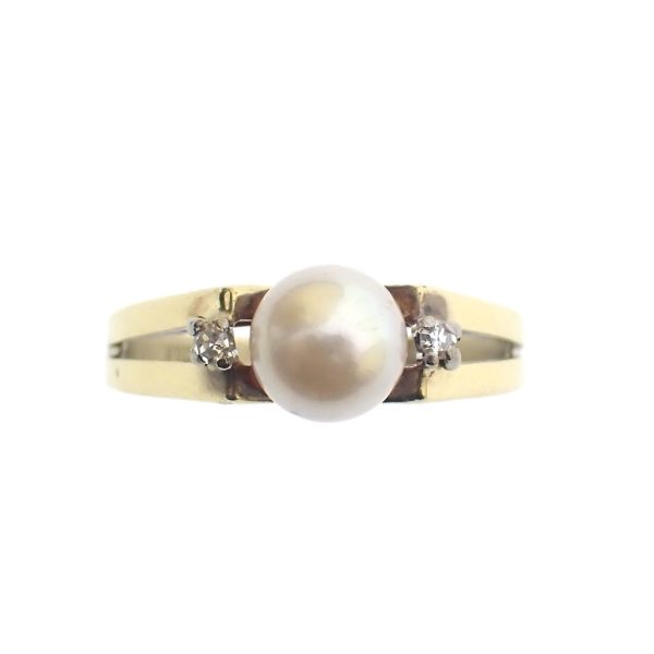 Gouden ring met diamant 0,05 ct.