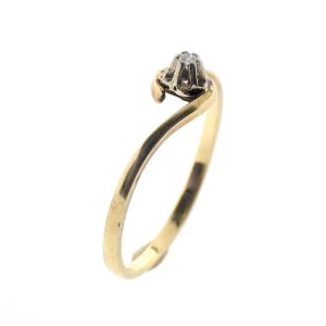 14 karaat geelgouden ring met diamant 0,025 ct.