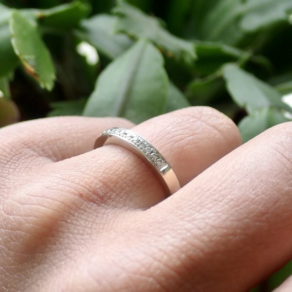 Witgouden rijring met diamant | 0,15 ct.