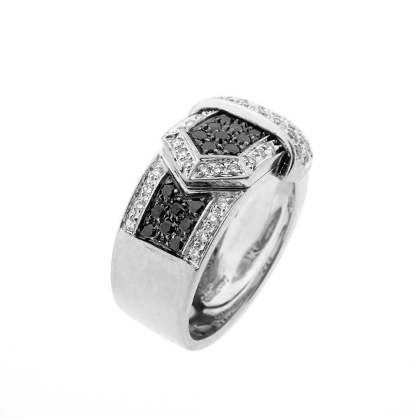 18 karaat witgouden ring met witte en zwarte diamanten van het merk Leo Pizzo