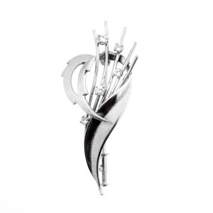 14 karaat witgouden moderne broche met 0,27 ct. diamanten