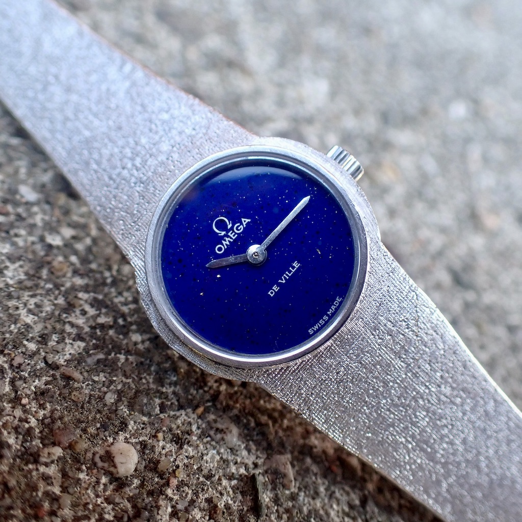 https://www.juweelwinkel.nl/wp-content/uploads/2022/08/Omega-Deville-18k.-Lapis-Lazuli-21.jpg