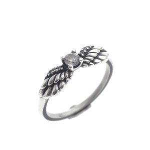 pandora moments ring sparkling angel wings