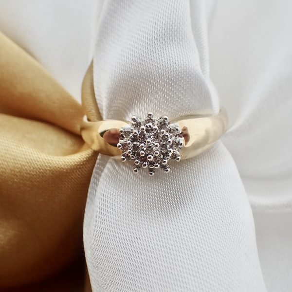 Gouden entourage ring met diamanten | 0,19 ct.