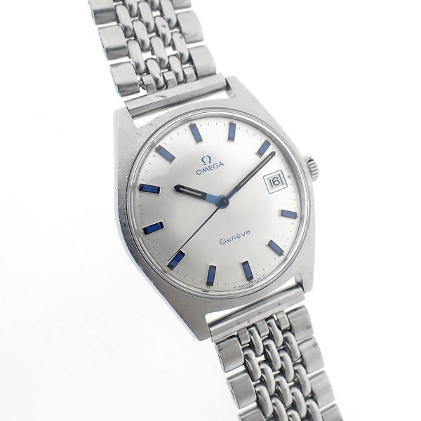 Omega Genève; Vintage horloge met unieke blauwe details
