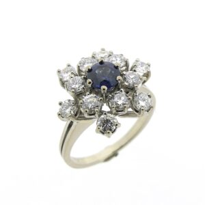 14 karaat witgouden cocktail ring met diamant en saffier