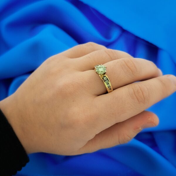 10 Krt. Ring met diamanten | 1,15 ct.