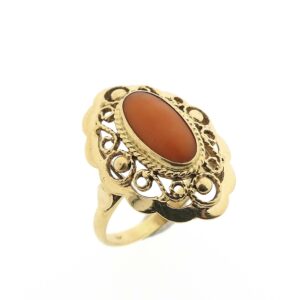 14 karaat vintage gouden ring met bloedkoraal