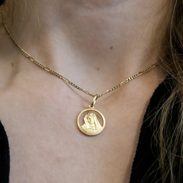 Gouden hanger van Maria