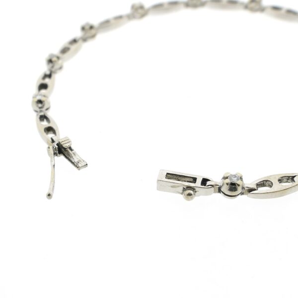 Witgouden fantasie armband met diamant; 0,24 ct. | 19 cm