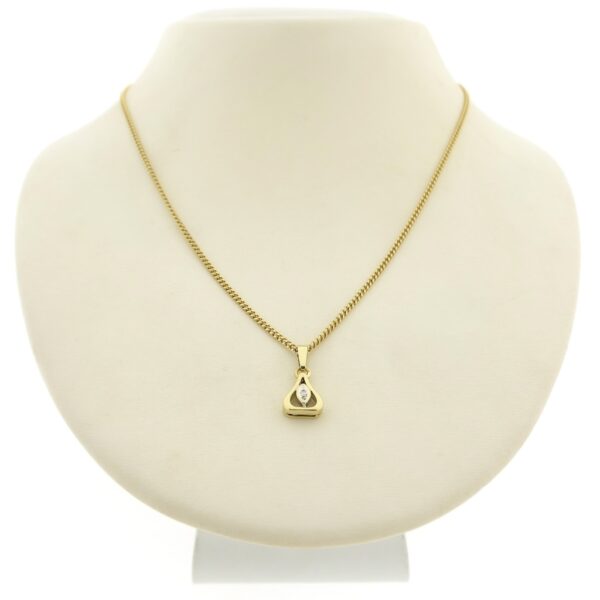 Gouden subtiele hanger met diamant | 0,01 ct.