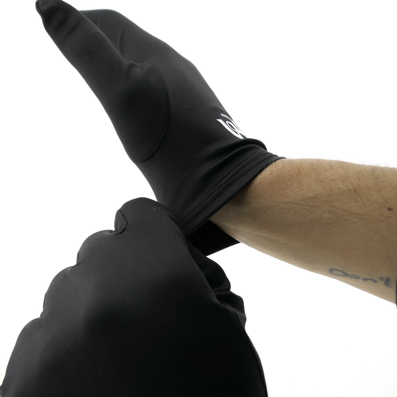 https://www.juweelwinkel.nl/wp-content/uploads/2024/02/Zwarte_Juweliers-handschoenen_15.jpg