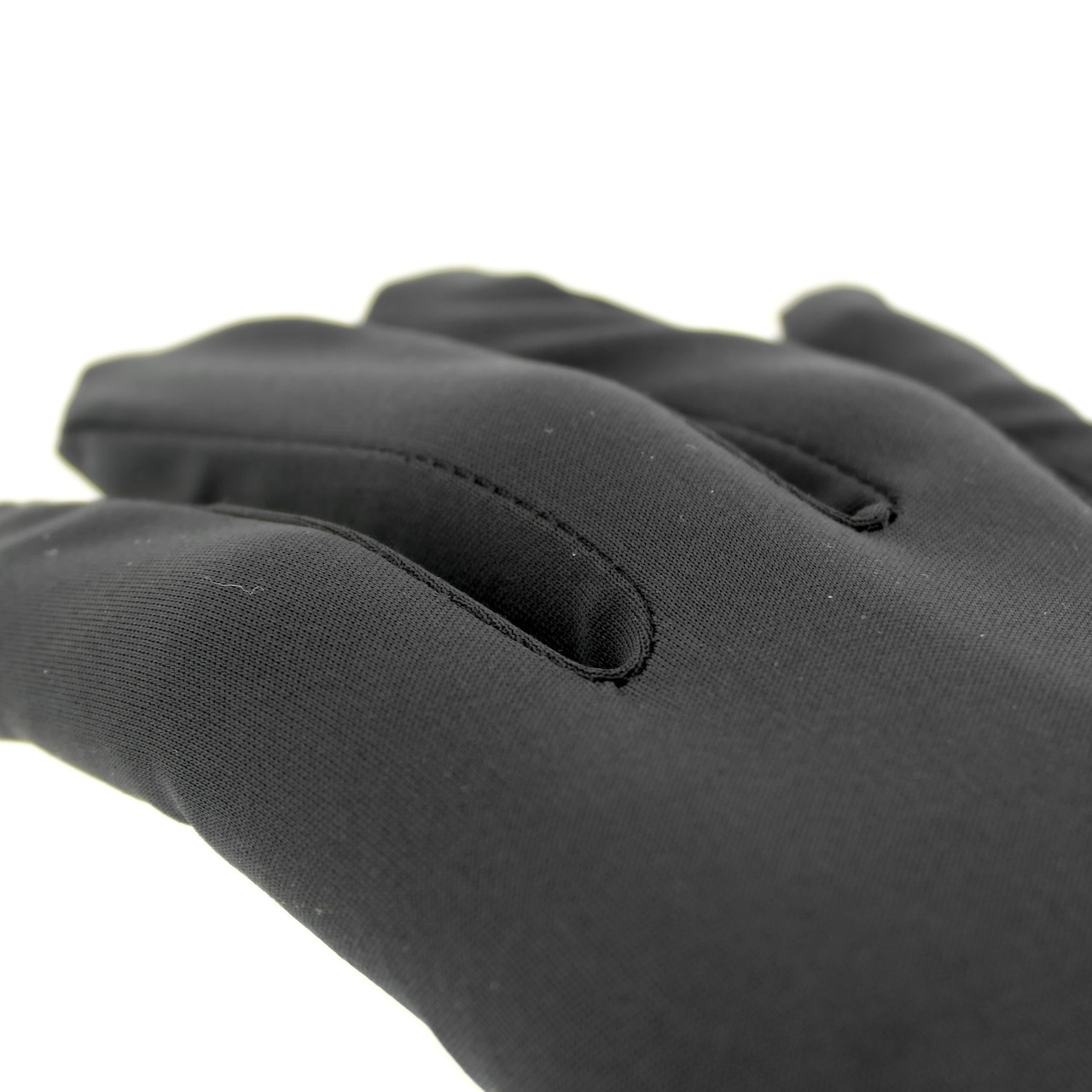https://www.juweelwinkel.nl/wp-content/uploads/2024/02/Zwarte_Juweliers-handschoenen_19.jpg