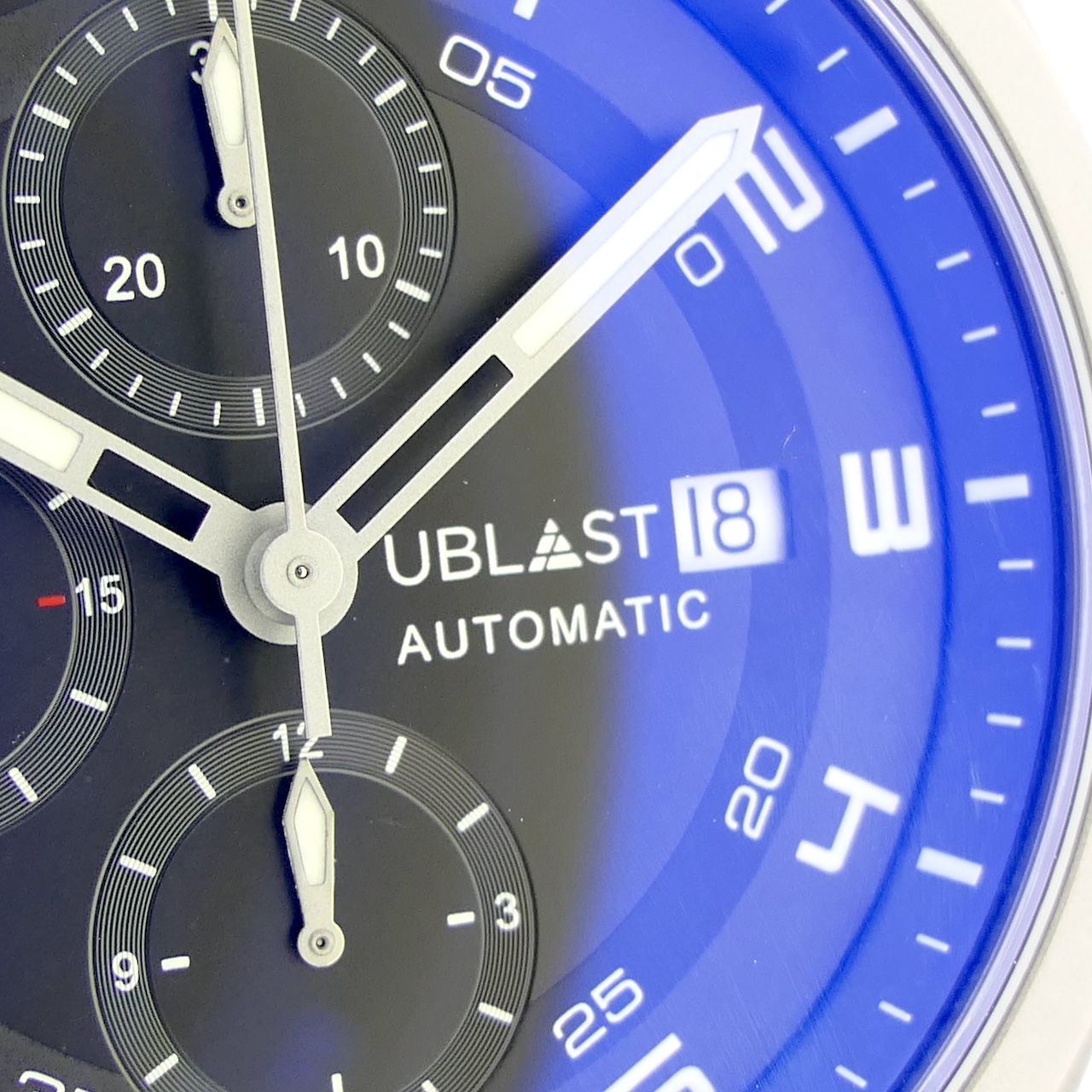 https://www.juweelwinkel.nl/wp-content/uploads/2024/03/Ublast-ArmorGraph-UBAG46TIT-4.jpg