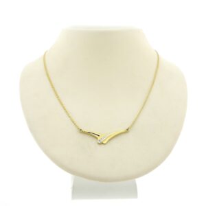 14 karaat gouden collier met vaste hanger en diamant