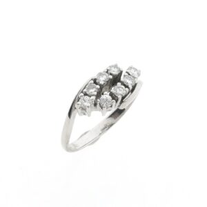 14 karaat witgouden ring met totaal 0,40 ct. diamanten