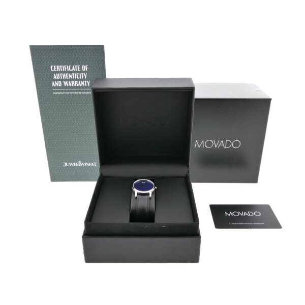 Movado Museum Classic; Stalen dameshorloge met blauwe 'Mother of Pearl' wijzerplaat; 0607422