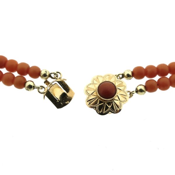 Antieke bloedkoralen kralen collier met gouden sier slot | 43 cm