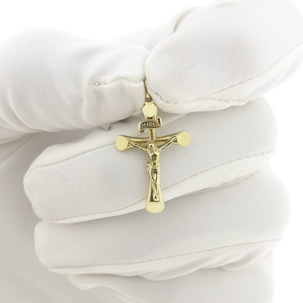 Gouden hanger van een kruis met corpus | INRI