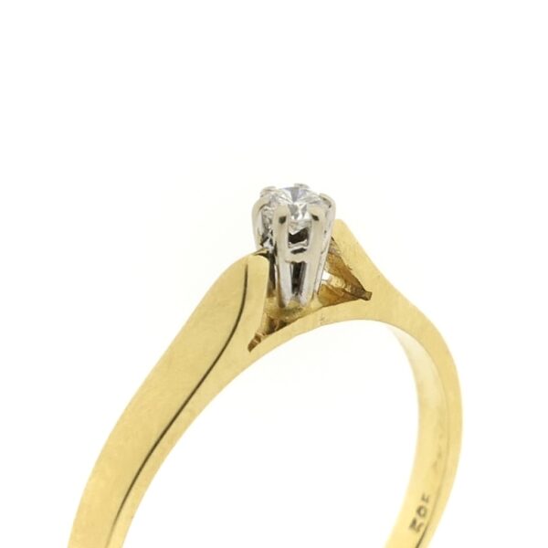 Gouden solitair ring met diamant | 0,07 ct.