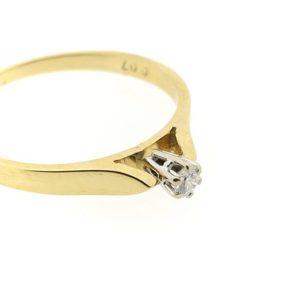 Gouden solitair ring met diamant | 0,07 ct.
