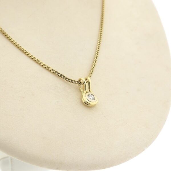 Gouden hanger met diamant | 0,18 ct.