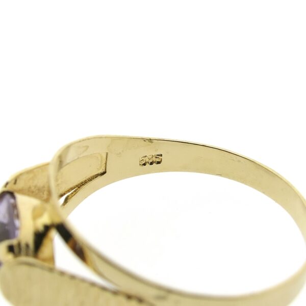 Gouden ring met paarse zirconia