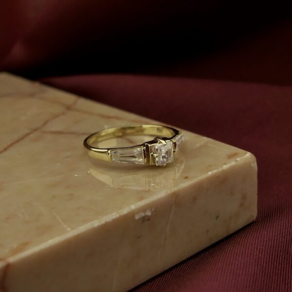 Gouden ring met zirconia