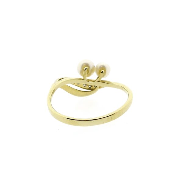 8 Krt. Ring met parel en diamant | 0,07 ct.