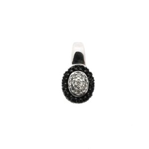 witgouden hanger met witte en zwarte diamant