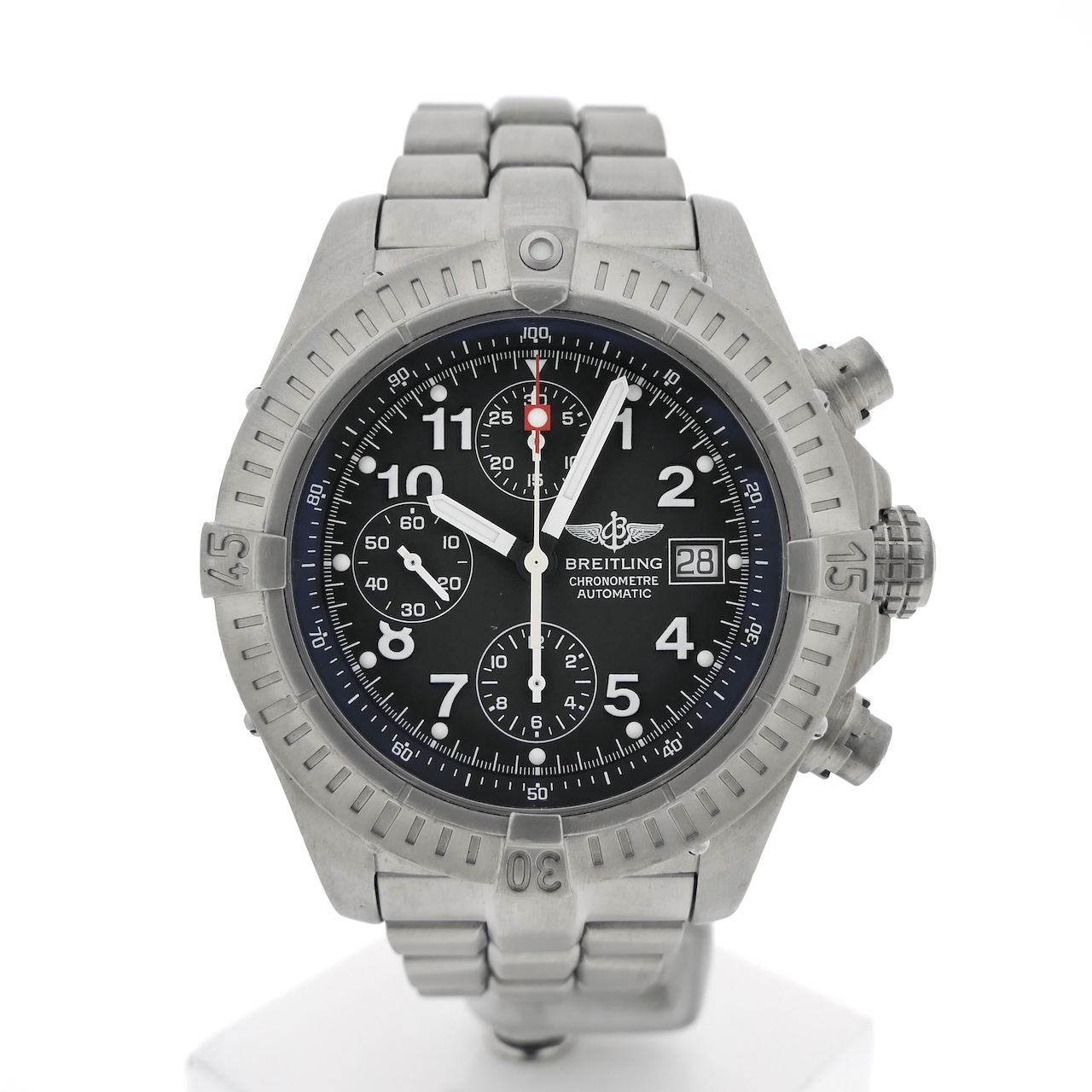 https://www.juweelwinkel.nl/wp-content/uploads/2024/11/Breitling-Chrono-Avenger-Titanium-E13360-1.jpg