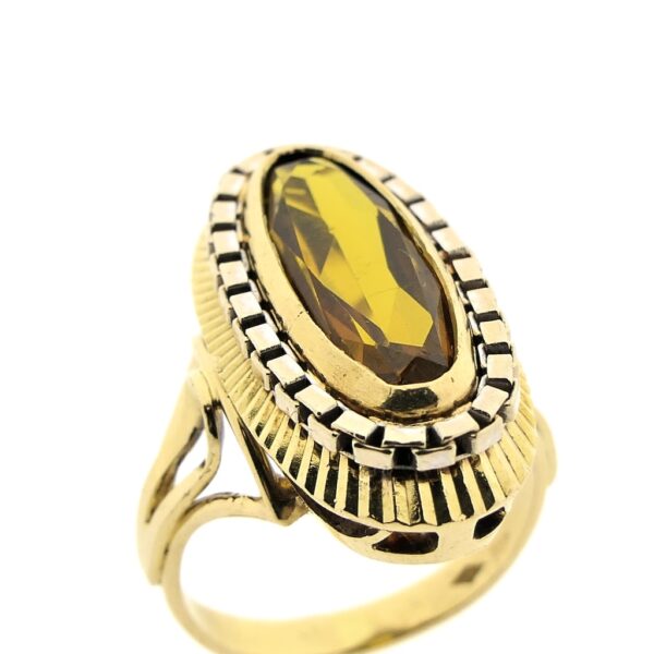 18 Krt. Gouden ring met gele saffier