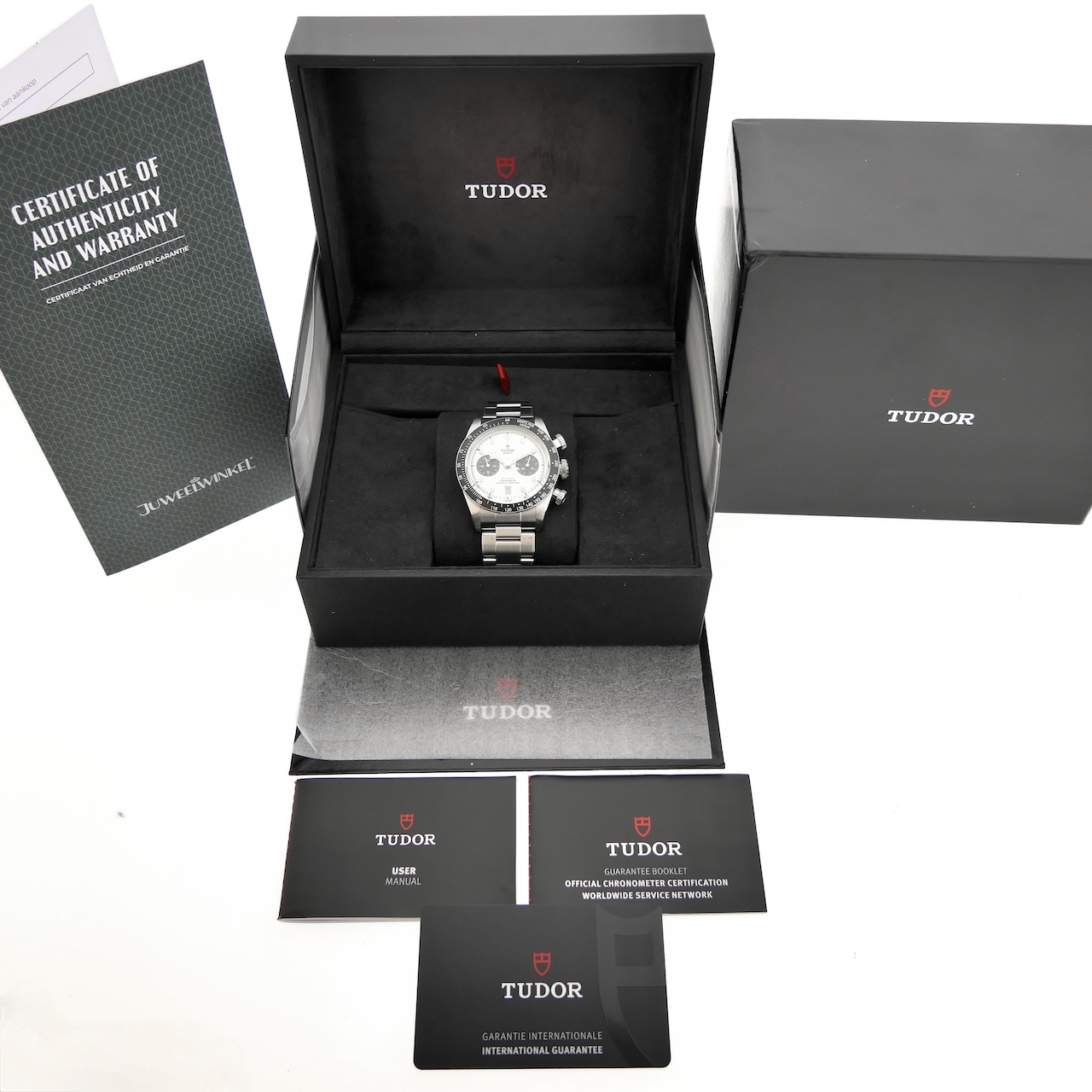 https://www.juweelwinkel.nl/wp-content/uploads/2024/11/Tudor-Black-Bay-Chronograph-79360N-0002-19.jpg