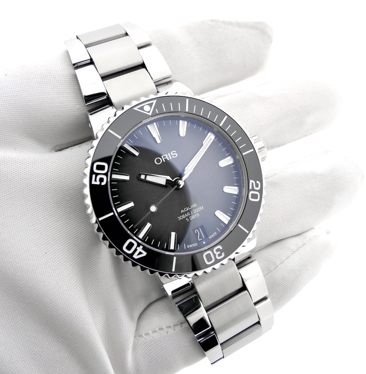 https://www.juweelwinkel.nl/wp-content/uploads/2025/01/Oris-Aquis-Automatic-Manufacture-Cal.-400-0140077694154-5.jpg