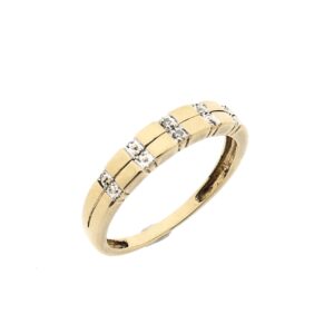 14 karaat geelgouden ring gezet met totaal 0,01 ct. diamanten