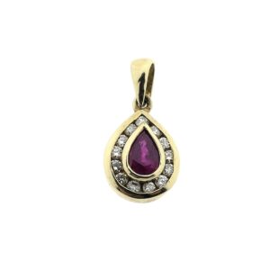 9 karaat hanger gezet met totaal 0,26 ct. diamanten en een robijn