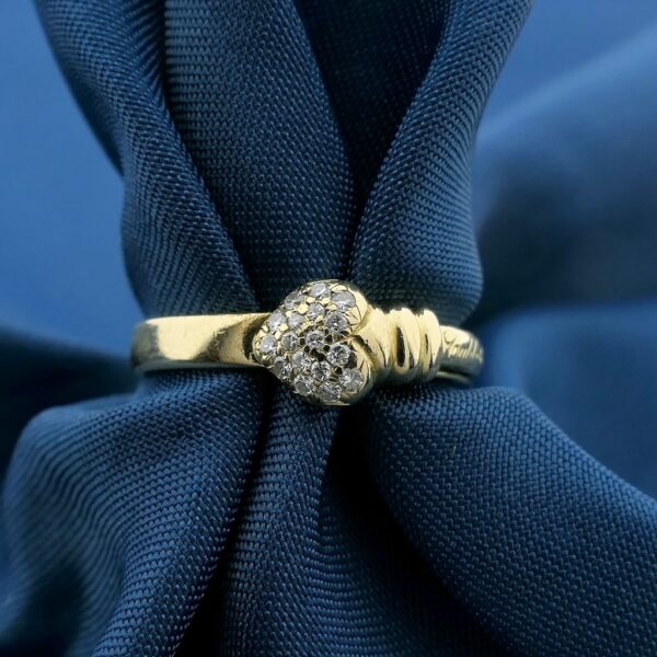 18 Krt. Gouden Claddagh ring met diamant | 0,085 ct.