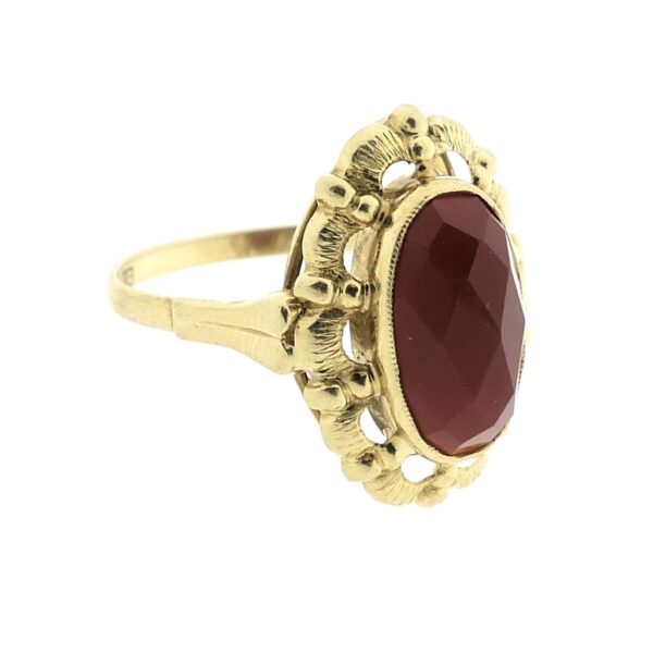 Gouden ring met carneool