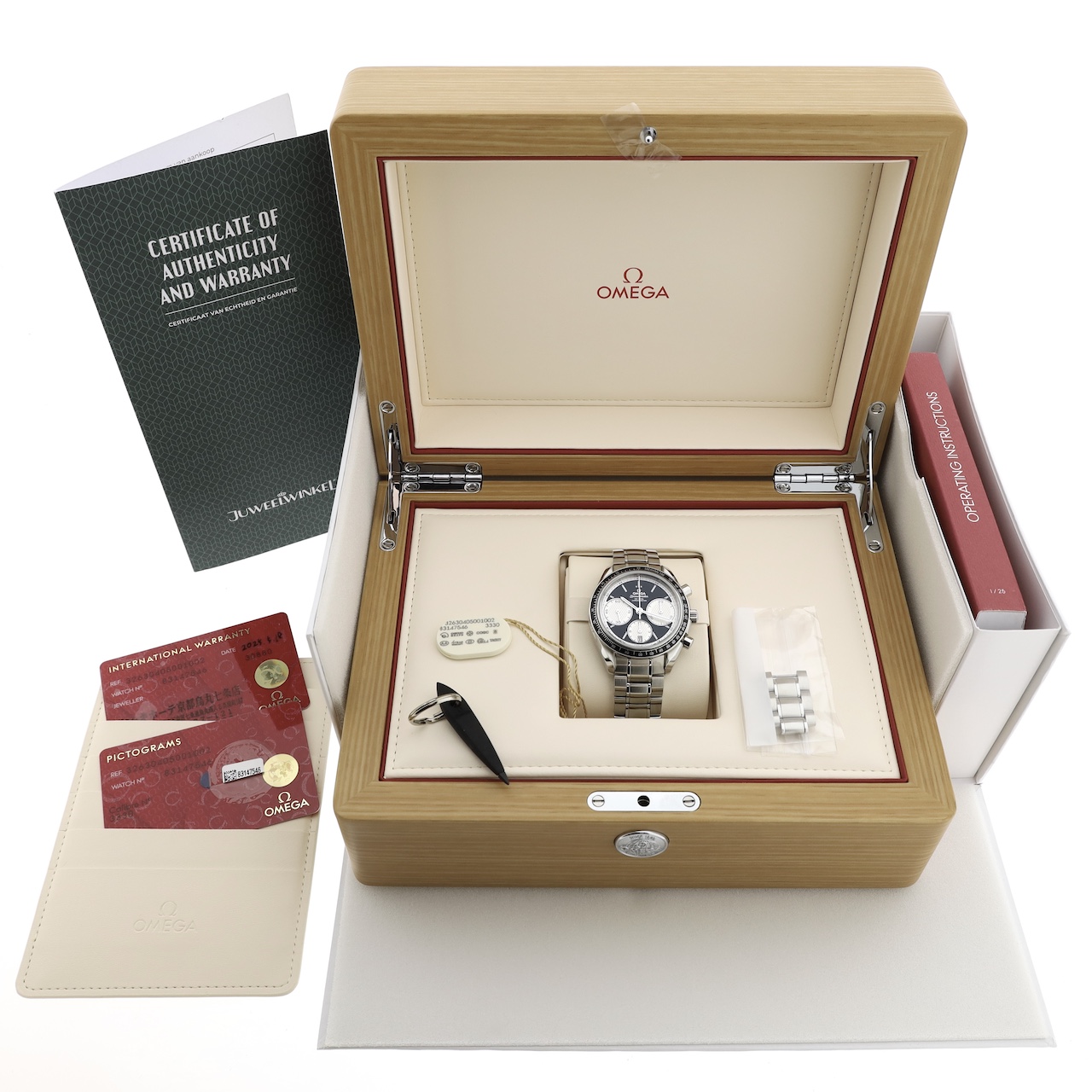 https://www.juweelwinkel.nl/wp-content/uploads/2025/05/Omega-Speedmaster-Racing-Chronograph-Panda-32630405001002-20.jpg