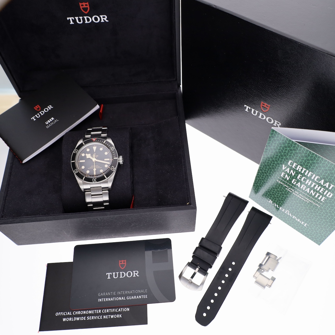 https://www.juweelwinkel.nl/wp-content/uploads/2025/06/Tudor-Black-Bay-58-79030N-16.jpg