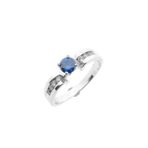 14 karaat witgouden solitair ring met witte en blauwe diamant | 0,74 ct.