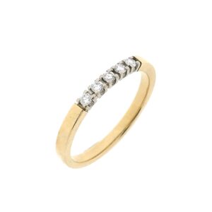 14 karaat geelgouden rijring gezet met totaal 0,125 ct. diamanten