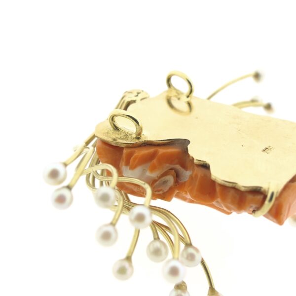 Gouden hanger met hoofd van Medusa in bloedkoraal en parels