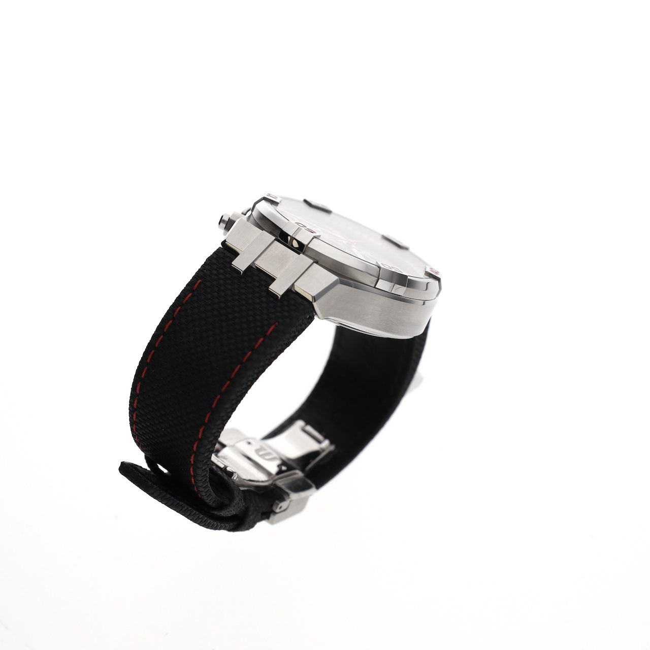 https://www.juweelwinkel.nl/wp-content/uploads/2025/08/Maurice-Lacroix-Aikon-Skeleton-Chronograph-Mahindra-Racing-AI6098-SS001-091-2-7.jpg