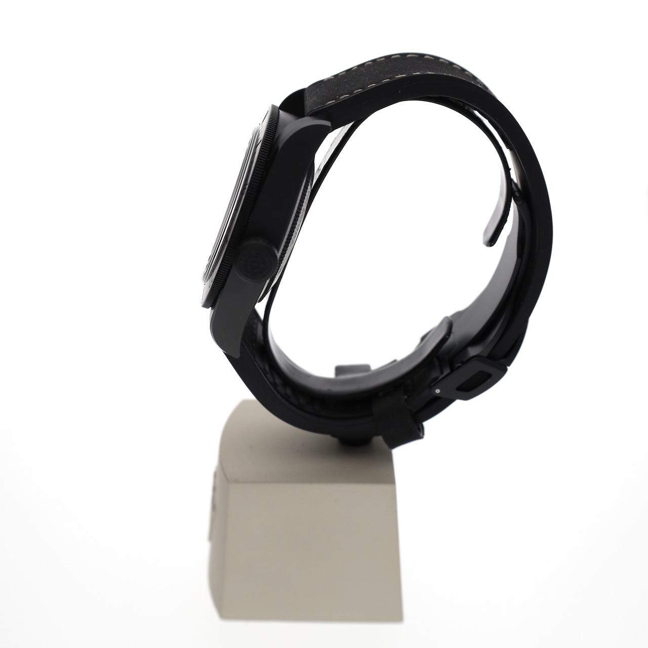 https://www.juweelwinkel.nl/wp-content/uploads/2025/08/Tudor-Dlack-Bay-Ceramic-M79210CNU-5.jpg
